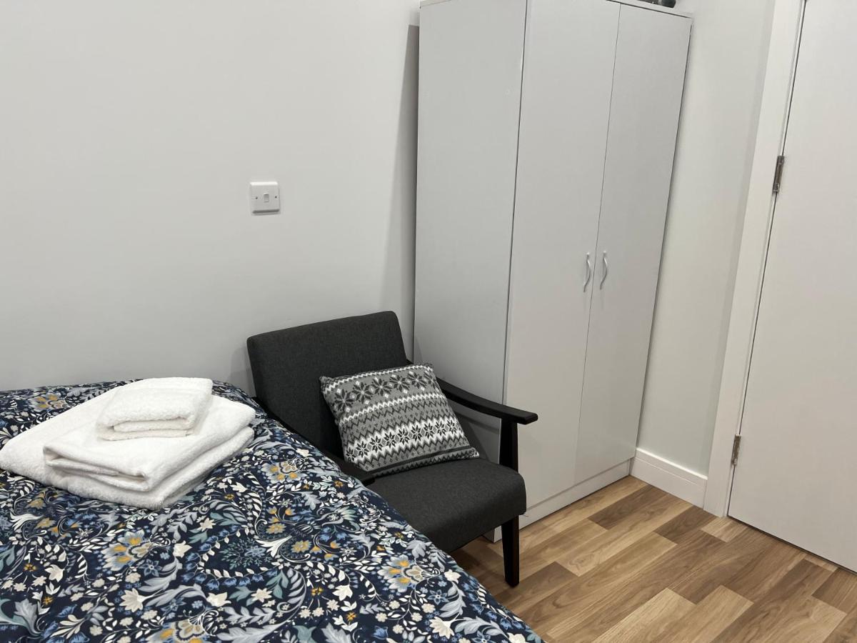 Park View Serviced Apartment - Next To Northolt Tube Station - Near Central London & Wembley 외부 사진